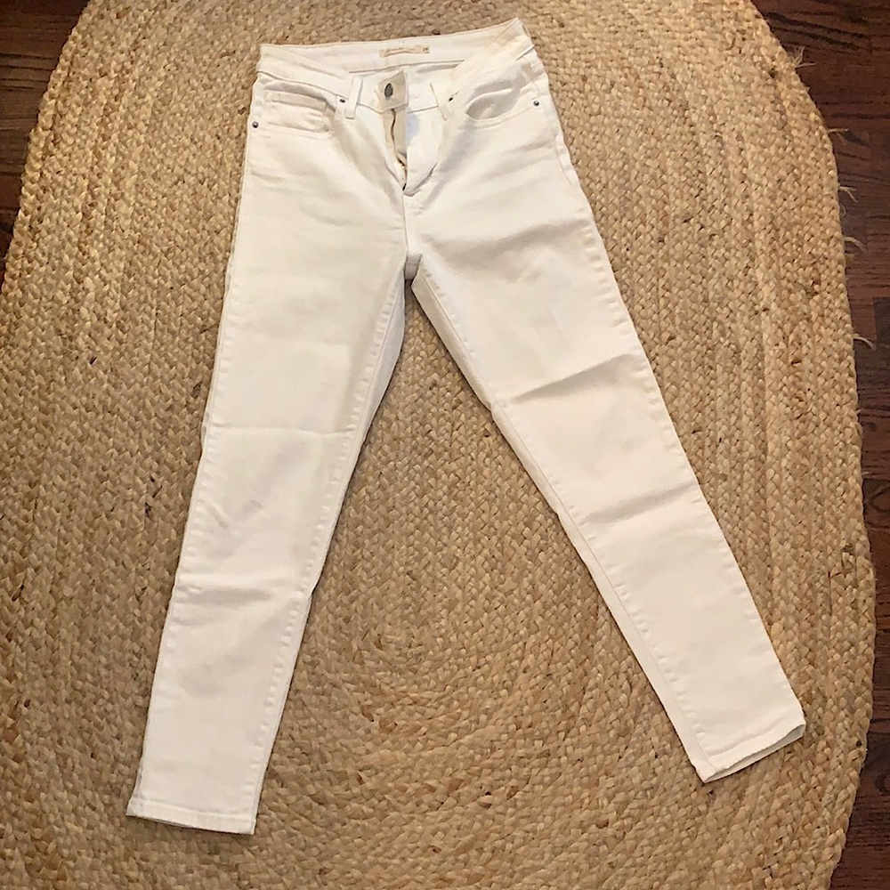 White High-Rise 721 Levi’s skinny jeans size 28